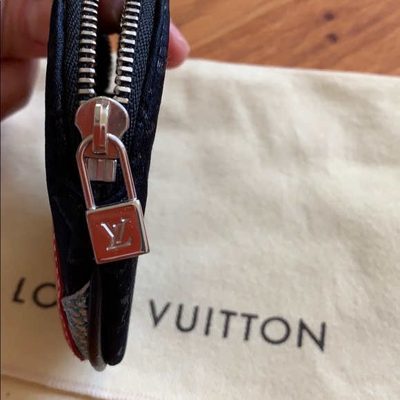 Louis Vuitton conte de fees round coin purse - Picture 2 of 3